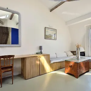  Appartement Stylish Attic Conversion France